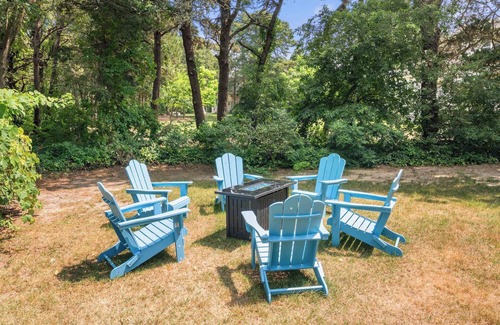 South Harwich House | Classic Cape, Walk to Red River Beach!