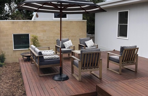Barwon Heads House | Classic central Beach House, walking distance to everything