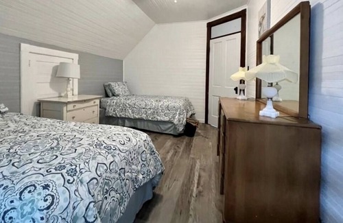 Conneaut Lake Cottage | Classic Conneaut Cottage