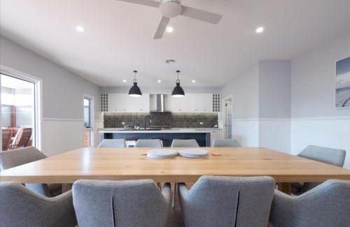 Inverloch House | Classic Contemporary Beach Beauty
