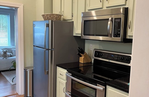 Fairhope Cottage | Classic Cottage in walking distance to historic Fairhope