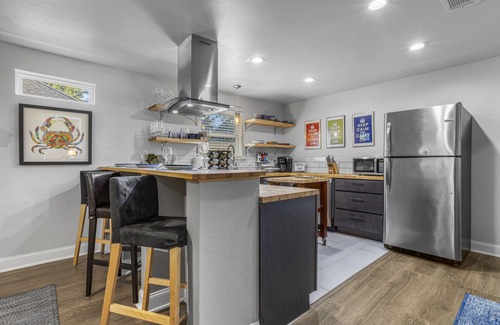 Gulfport Cottage | Classic Cottage just mins to the Beach and Downtown!