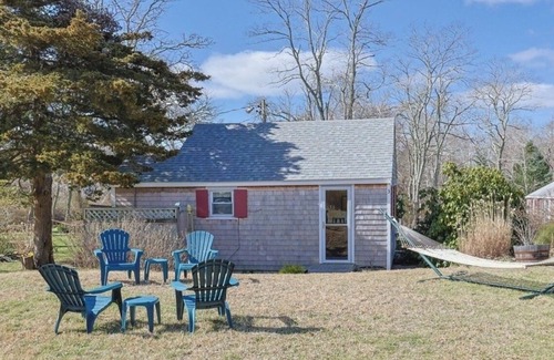 Eastham House | Classic, cozy Cape Cod Cottage