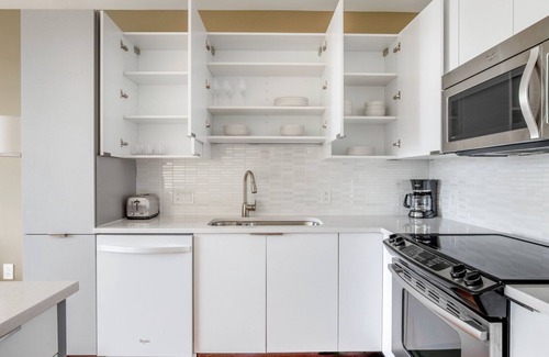 Chinatown Apartment | Classic Downtown 1BR w/W/D & Gym, nr Greenway, by Blueground