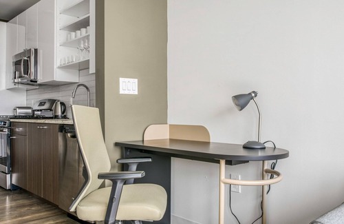 East Cambridge Apartment | Classic East Cambridge 2BR w/Gym & W/D, near Lechmere T, by Blueground