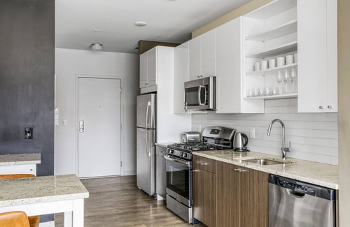 East Cambridge Apartment | Classic East Cambridge 2BR w/Gym & W/D, near Lechmere T, by Blueground