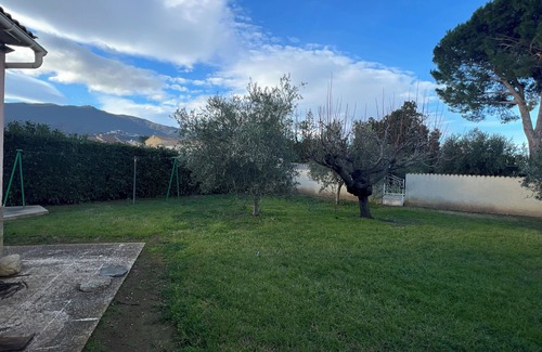 Lucciana House | Classic elegance and timeless charm: Maison de Caractère with garden