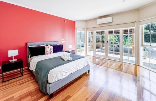 Hampton House | Classic Hampton Retreat * Bayview *Sandy Beach