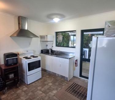 Tapu House | Classic Kiwi Beach Batch