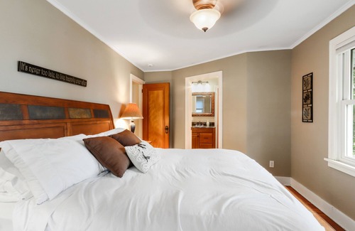 Delavan Lake House | Classic Lakeside Estate Spectacular Views - 4 Weeks Left Summer 2024!