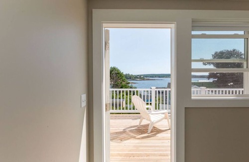 West Point House | Classic Maine Cottage In A Beautiful Little Fishing Village