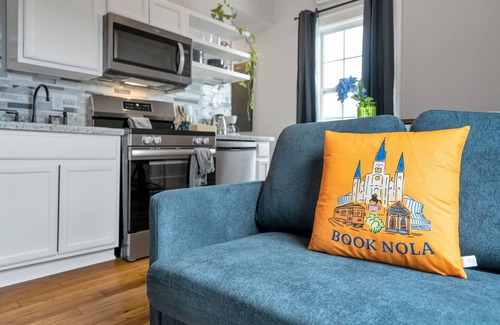Lower Garden District House | Classic NOLA Stay w/Backyard