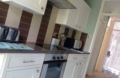 Exmouth House | Classic one bed bungalow with views over the town
