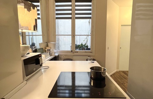 Palais-Royal Apartment | Classic Parisian apartment. Perfect for Olympics. Paris center. Family friendly.