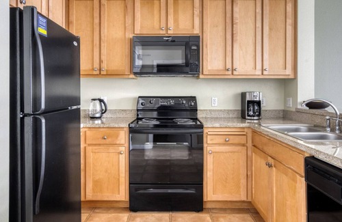 San Bruno Apartment | Classic San Bruno 1BR w/Pool, Gym & W/D, near SFO Airport, by Blueground