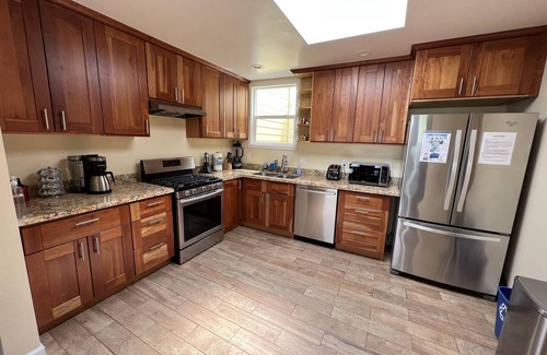 Daly City House | Classic San Francisco Home- 5B/3BA - 10 min to SF