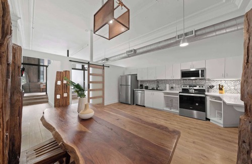 East Village Apartment | Classic SD Hotel Suite | Walk to Gaslamp & Park