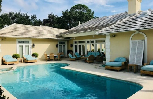 Sea Island House | Classic Sea Island Cottage with Pool and Minutes Walk to the Beach
