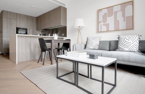 Shoreditch Apartment | Classic Shoreditch 1BR w/Gym, Pool & Concierge, nr Bars, by Blueground