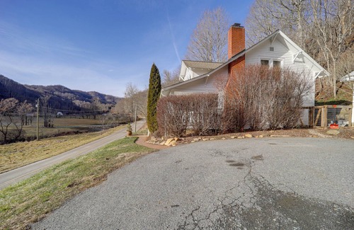 Vilas House | Classic Vilas Home ~ 9 Mi to Downtown Boone