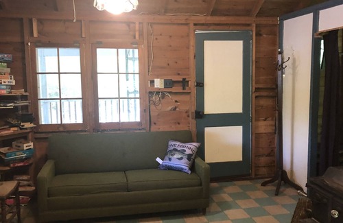 Trent Lakes Cottage | Classic Waterfront Cottage in Trent Lakes