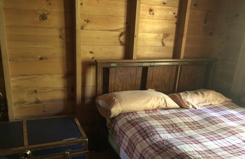 Trent Lakes Cottage | Classic Waterfront Cottage in Trent Lakes