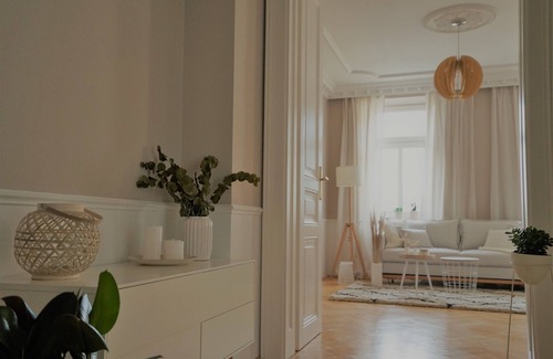 Gersthof House | CLASSIC WHITE SCANDI