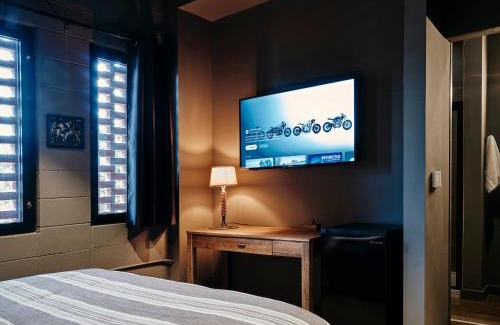 North Chesterfield Hotel | Classified Moto - The Frank Room