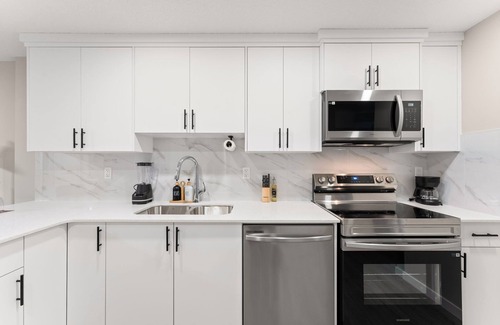 West Edmonton House | Classy 2-Bedroom Basement Near The Lake