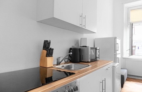 Wahring Apartment | Classy 2BR Apt. w/Exclusive Location near AKH