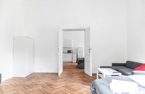 Wahring Apartment | Classy 2BR Apt. w/Exclusive Location near AKH