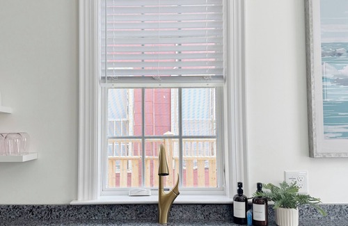 Dixon Park Apartment | Classy 3-Story Downtown Apt