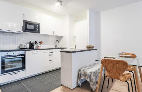 Les Puces de Saint-Ouen Apartment | Classy appartement - Flea Market