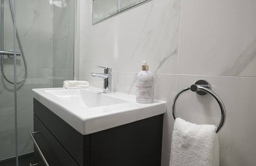 Earl's Court Apartment | Classy Modern Studio - Chelsea