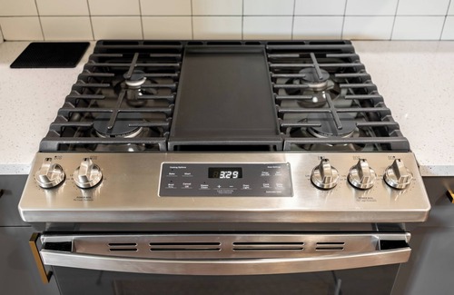 Aurora Highlands Apartment | Classy Studio Home l King bed l Garage IPool l near DC/Metro/Mall