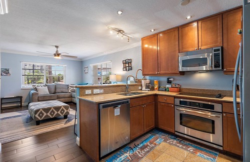 Belle Vista Condo | Classy Updated Condo | Steps from the Beach