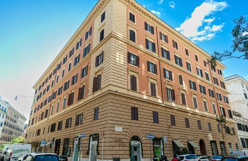 Vatican Apartment | Clausim Domus: Brightful and spacious apartment near the Vatican