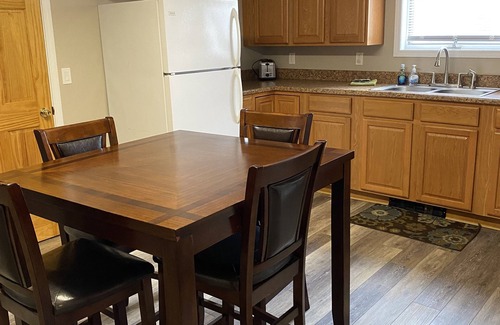 Clayton Apartment | Clayton #1 Cozy, Clean, and Convenient Apartment
