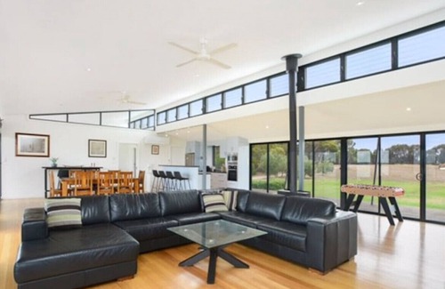 Alexandrina House | Clayton Shore - Waterfront on 10 acres - Family friendly - Wifi