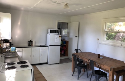 Macmasters Beach House | Clean and cheerful, family friendly, surrounded by nature - 60m from the beach