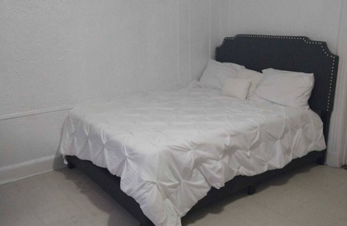 Queens House | Clean and comfortable entirely apartment near JFK, Family oriented.
