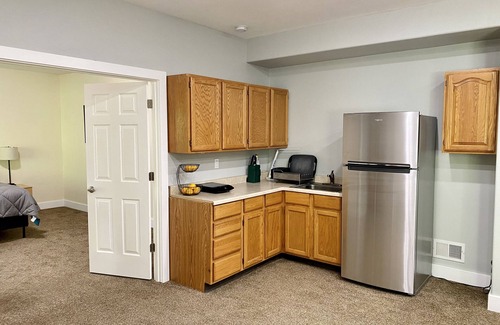 Bull Mountain Apartment | Clean and Cozy Apartment