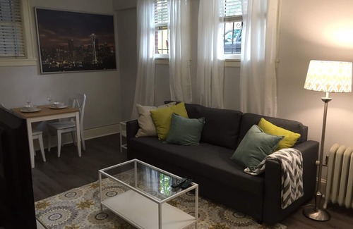 Belltown Condo | Clean and Cozy Belltown Condo in the heart of the Seattle