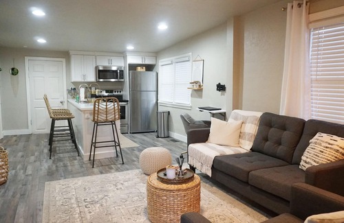 Nampa House | Clean and Cozy Midcentury Modern Nampa Home