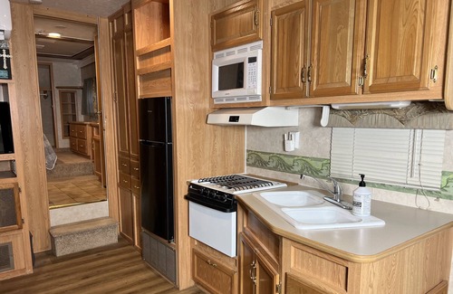 Columbia House | Clean and cozy with all the comforts of home!