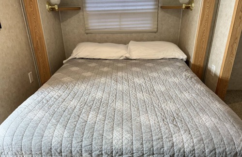 Columbia House | Clean and cozy with all the comforts of home!