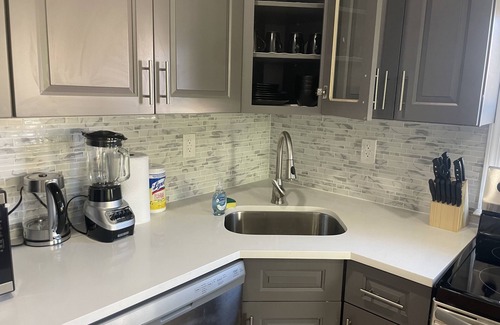 Williamsbridge Apartment | clean and lovely 3 bedroom, 2 bath in North Bronx