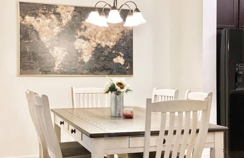 Midvale House | Clean and open remodeled luxury townhouse!