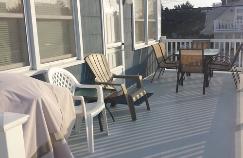 Beach Haven Park House | CLEAN AND SPACIOUS BEACH VACATION FAMILY RENTAL - 2ND FLOOR