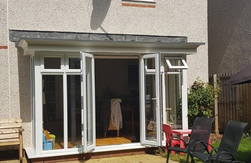 Kirkliston House | Clean and Spacious 4 bedroom Detached House